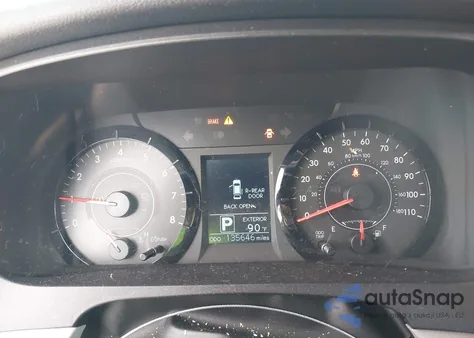 2017 Toyota Sienna Le 7 Passenger z USA, uszkodzony, nr VIN 5TDJZ3DC6HS153538